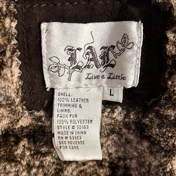 Vintage Y2K Suede Vest lined with warm chenille fabric - Picture 5 of 5